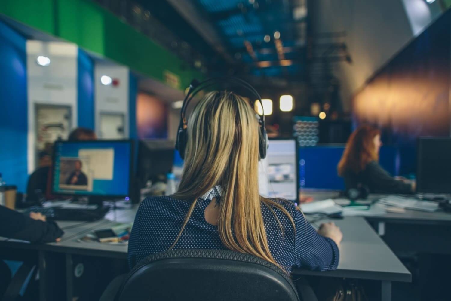 woman using computer skills